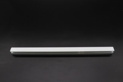 SC58 - Back Pole (White)