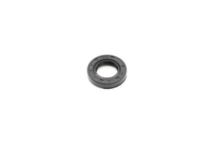 VC750 - Oil Seal #18